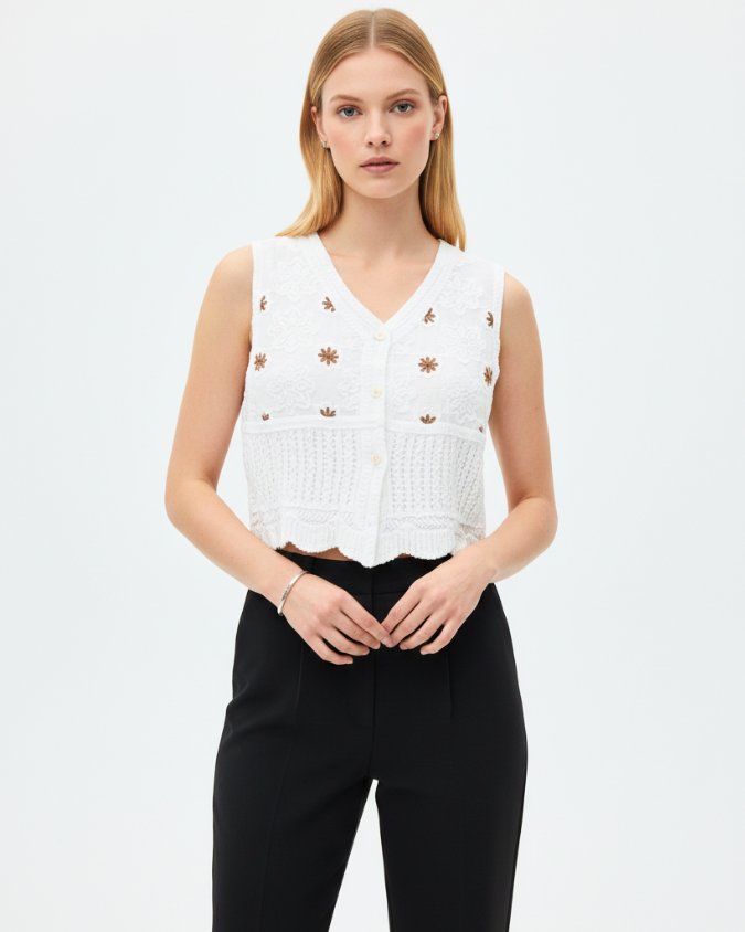 Girls Embroidered Floral Knit Croptop Blouse
